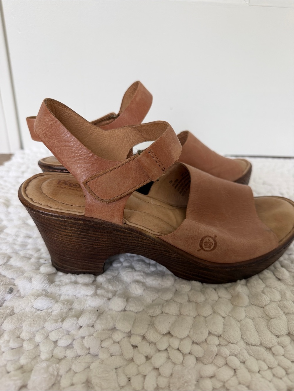BORN leather sandal wedge heels size 7 brown cushioned insole - Picture 3 of 6